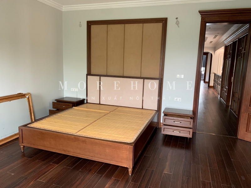 Việc thi công phòng ngủ hiện đại bằng gỗ óc chó được nhiều gia chủ ưa chuộng và tin dùng vì chất liệu của nó có độ bền cao khi sử dụng và thẩm mỹ cao cho không gian sống.